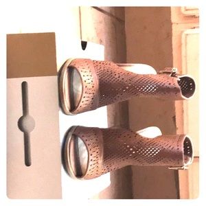 Ladies chunky high heel shoe